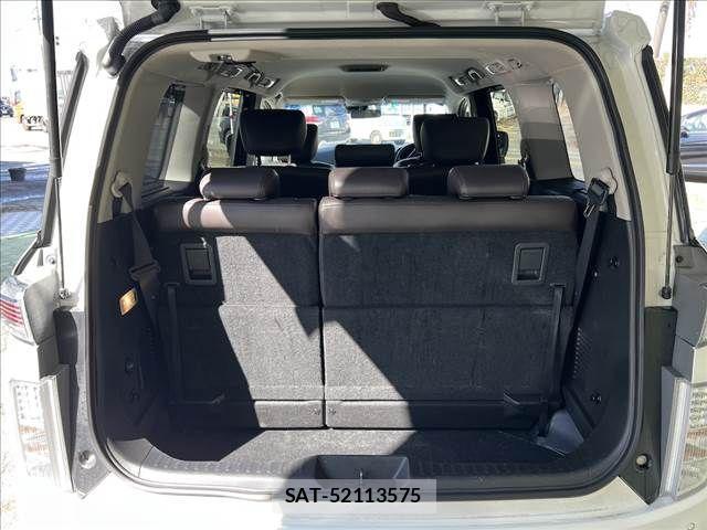 Nissan ELGRAND 2024-03 3768118-11
