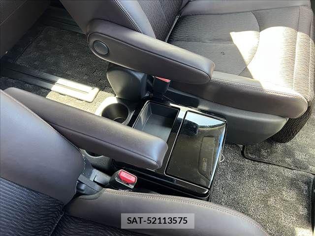 Nissan ELGRAND 2024-03 3768118-17