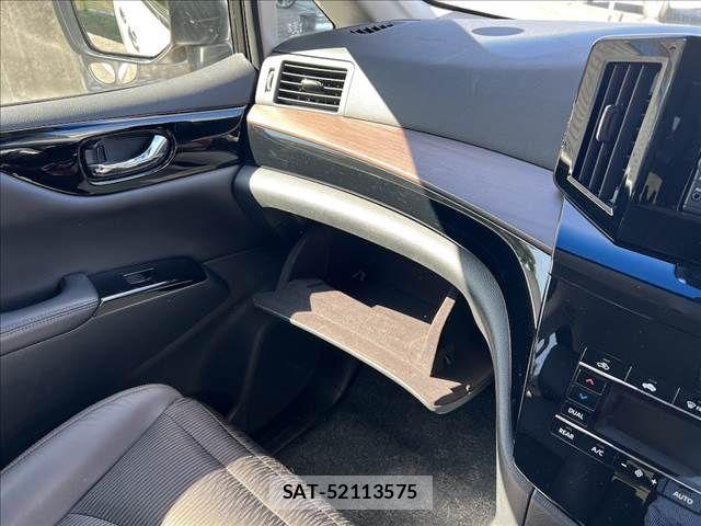 Nissan ELGRAND 2024-03 3768118-20