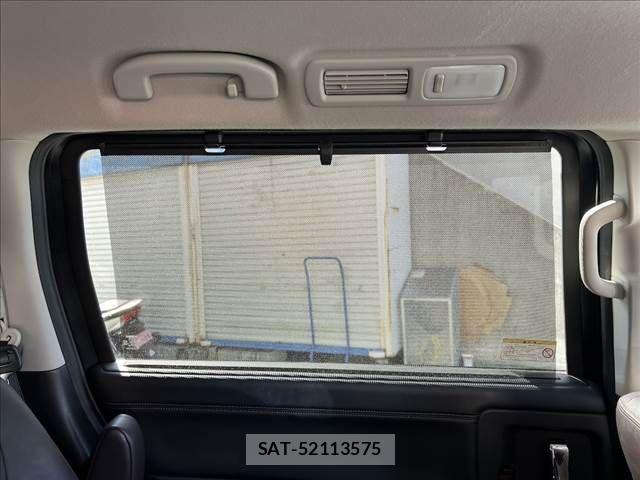 Nissan ELGRAND 2024-03 3768118-27