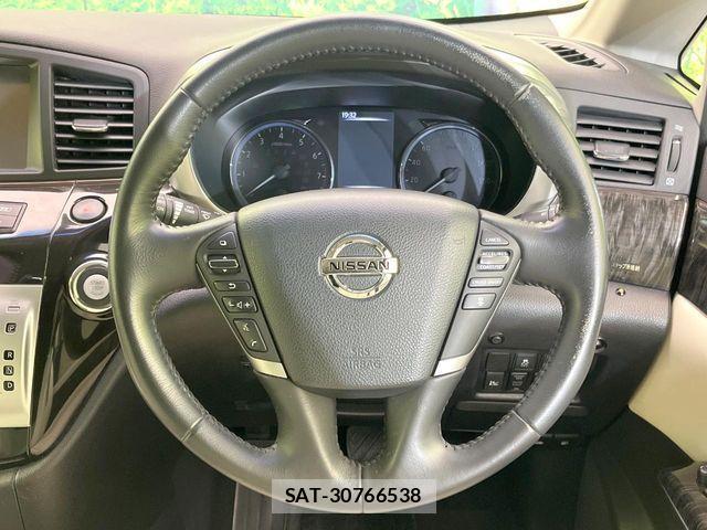 Nissan ELGRAND 2015-11 3832483-10