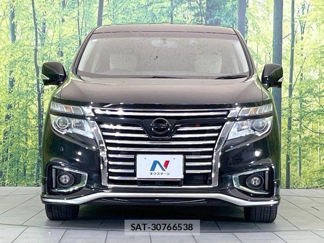 Nissan ELGRAND 2015-11 3832483-13
