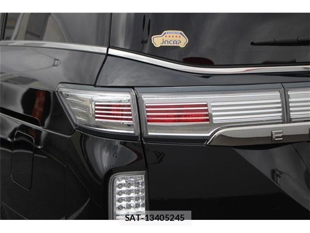 Nissan ELGRAND 2023-08 3905257-13