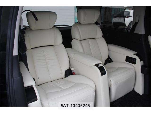 Nissan ELGRAND 2023-08 3905257-19