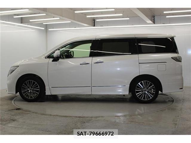 Nissan ELGRAND 2024-03 3905278-11
