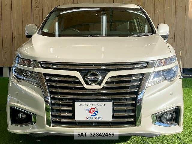 Nissan ELGRAND 2019-03 3905280-12