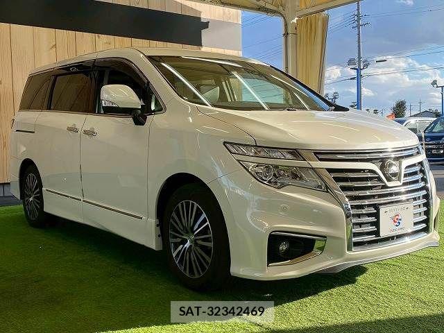 Nissan ELGRAND 2019-03 3905280-13