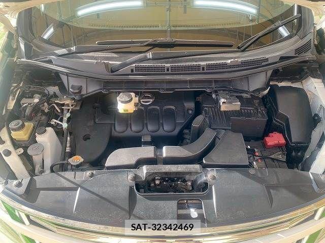Nissan ELGRAND 2019-03 3905280-17