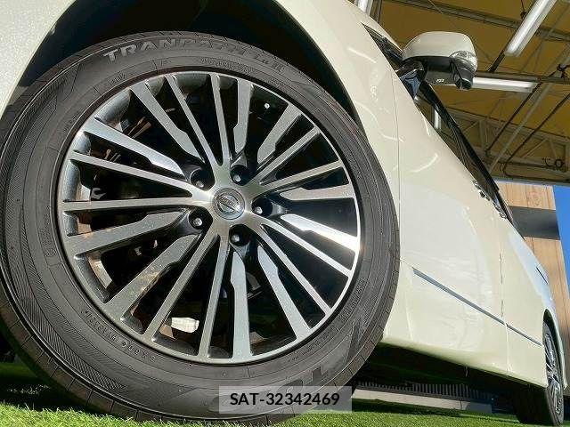 Nissan ELGRAND 2019-03 3905280-19