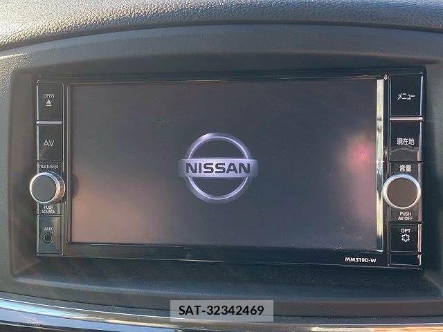 Nissan ELGRAND 2019-03 3905280-2