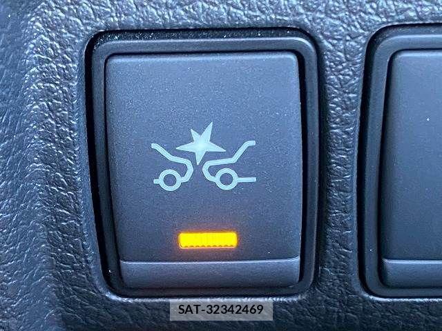 Nissan ELGRAND 2019-03 3905280-6