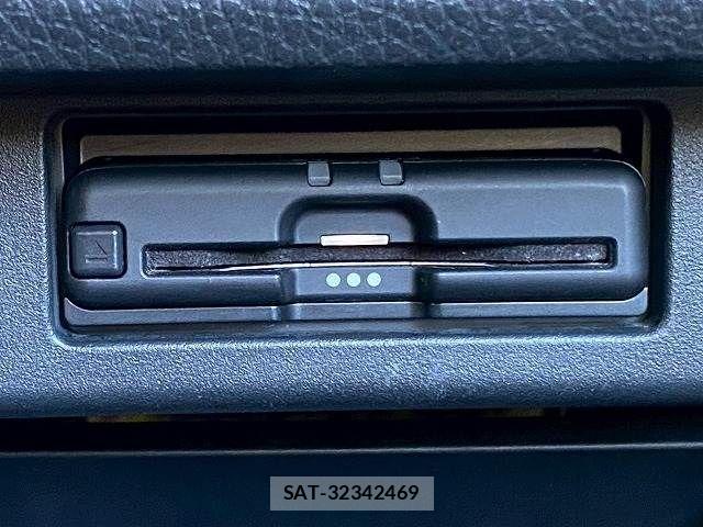 Nissan ELGRAND 2019-03 3905280-7