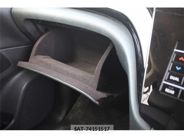 Nissan ELGRAND 2024-03 4041608-25