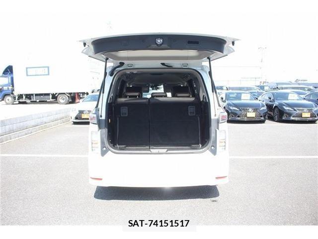 Nissan ELGRAND 2024-03 4041608-26