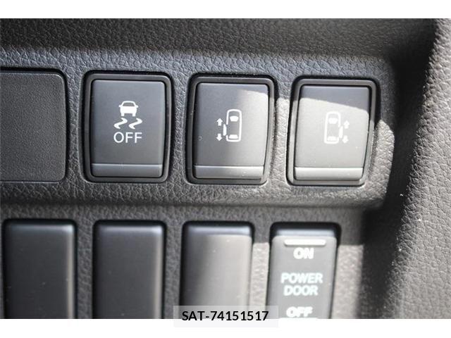 Nissan ELGRAND 2024-03 4041608-3