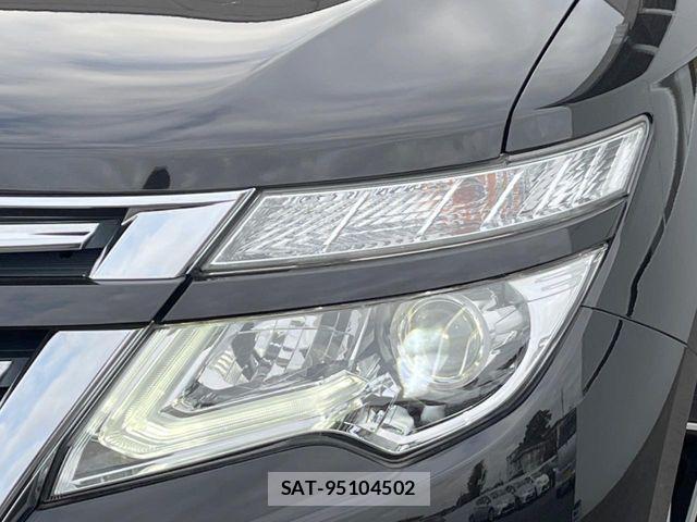 Nissan ELGRAND 2017-06 4109376-12