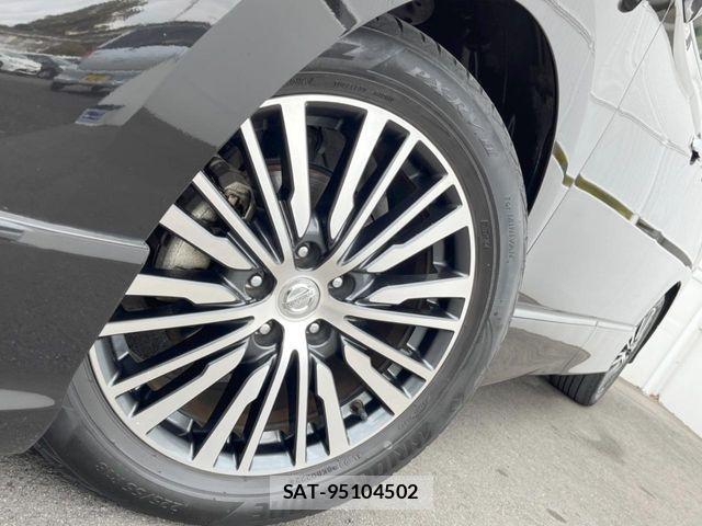 Nissan ELGRAND 2017-06 4109376-13