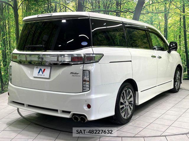 Nissan ELGRAND 2016-06 4139160-17