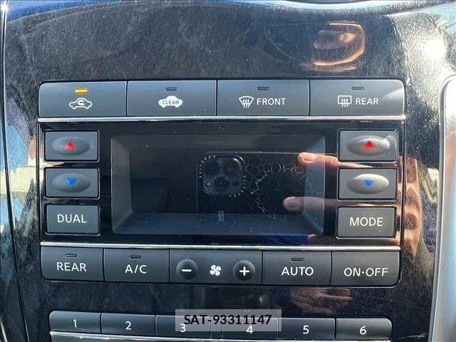 Nissan ELGRAND 2012-03 4240701-18