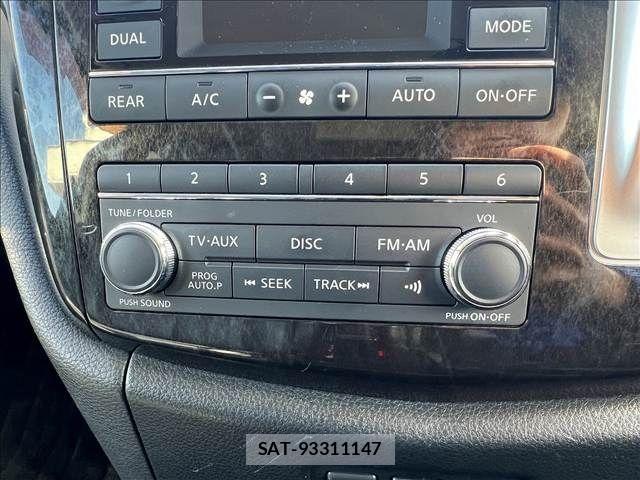 Nissan ELGRAND 2012-03 4240701-19