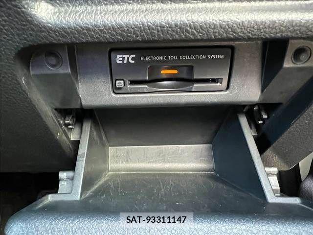 Nissan ELGRAND 2012-03 4240701-21