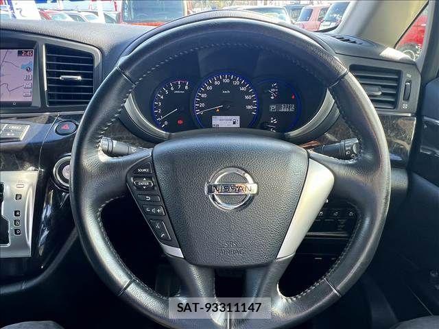 Nissan ELGRAND 2012-03 4240701-22