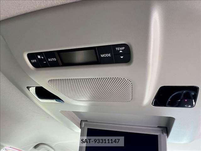 Nissan ELGRAND 2012-03 4240701-23