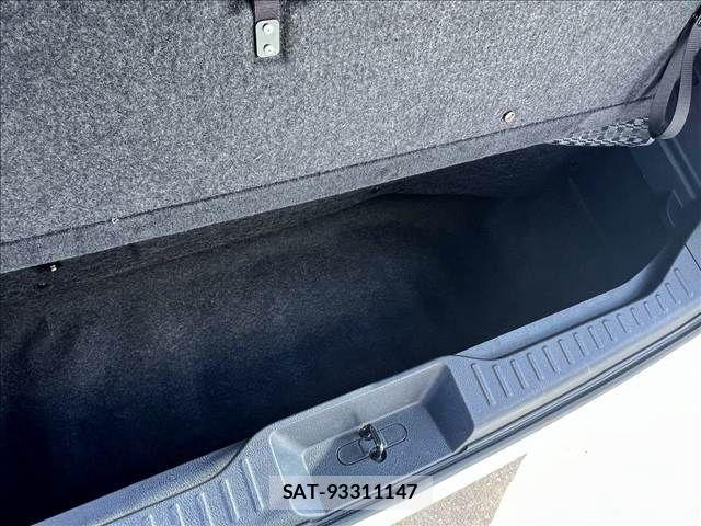 Nissan ELGRAND 2012-03 4240701-25