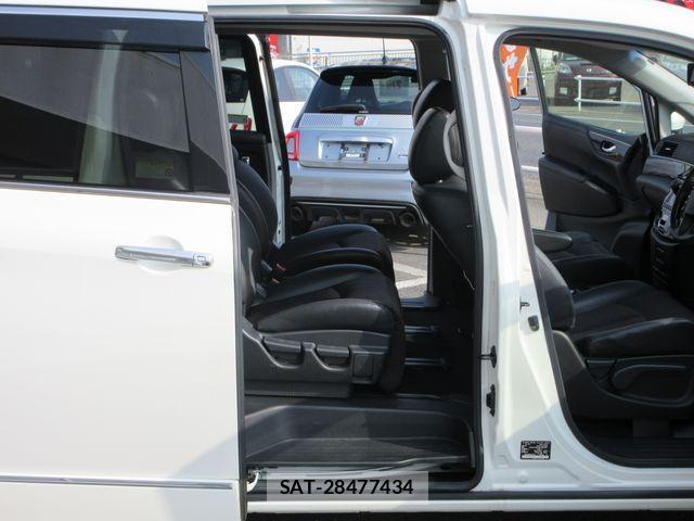 Nissan ELGRAND 2016-03 4323446-11