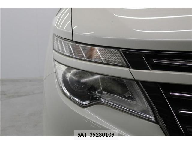 Nissan ELGRAND 2016-01 4323444-11