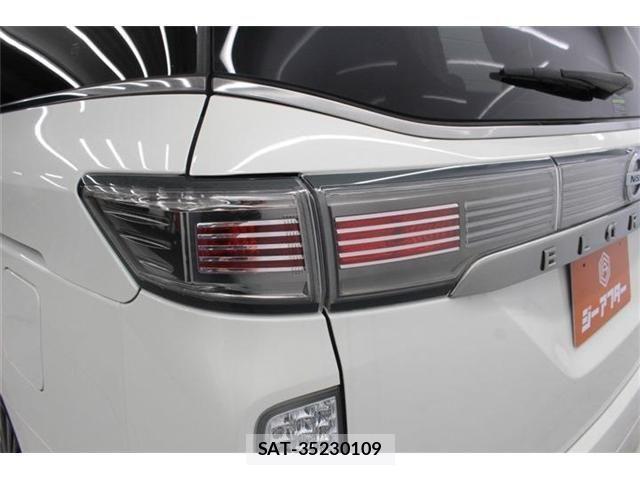 Nissan ELGRAND 2016-01 4323444-17