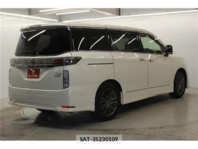 Nissan ELGRAND 2016-01 4323444-4