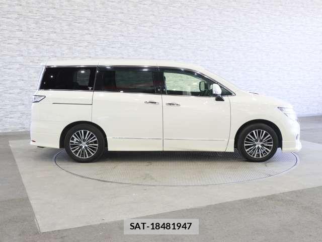 Nissan ELGRAND 2016-11 4370629-12