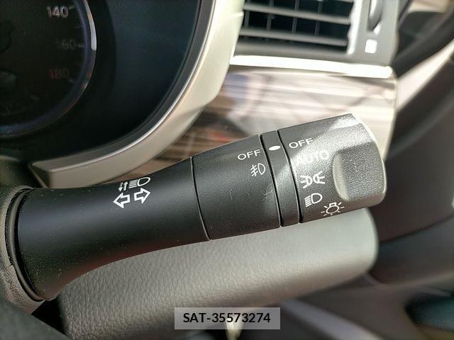 Nissan ELGRAND 2014-09 4420521-13