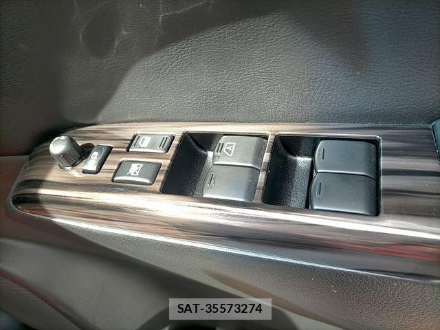 Nissan ELGRAND 2014-09 4420521-21