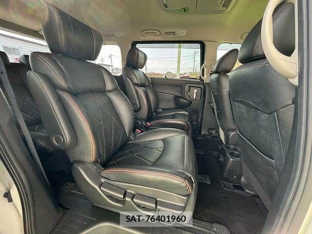 Nissan ELGRAND 2015-06 4420519-11