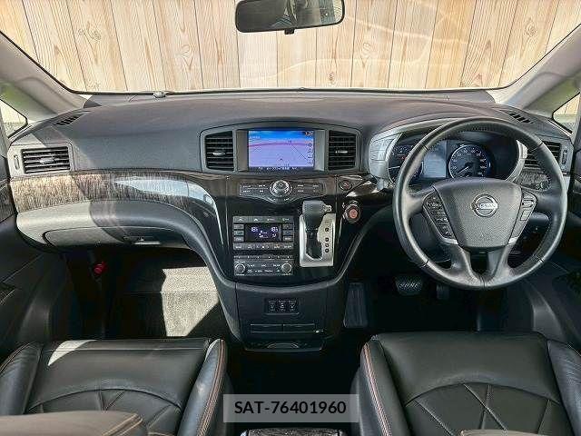 Nissan ELGRAND 2015-06 4420519-2