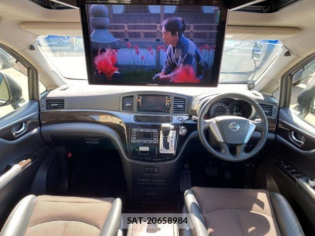 Nissan ELGRAND 2013-04 4591509-11