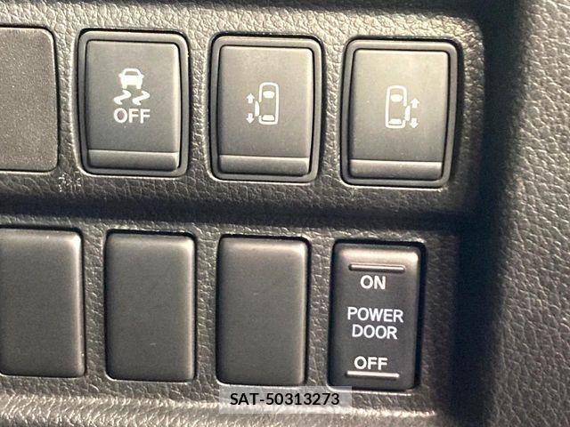 Nissan ELGRAND 2018-12 4638798-3
