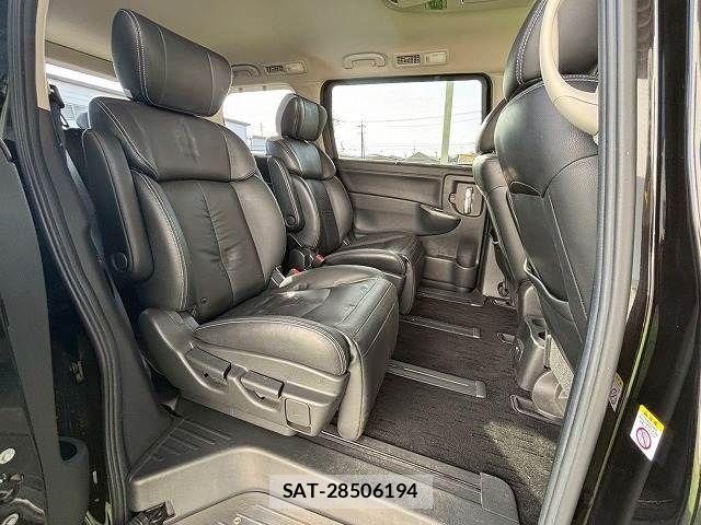 Nissan ELGRAND 2019-05 4753222-12