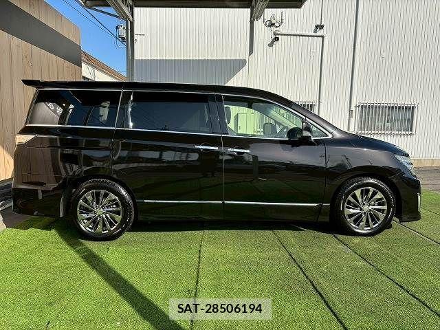 Nissan ELGRAND 2019-05 4753222-16