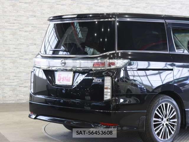 Nissan ELGRAND 2014-02 4753242-17
