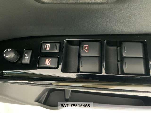 Nissan ELGRAND 2020-11 4753220-14