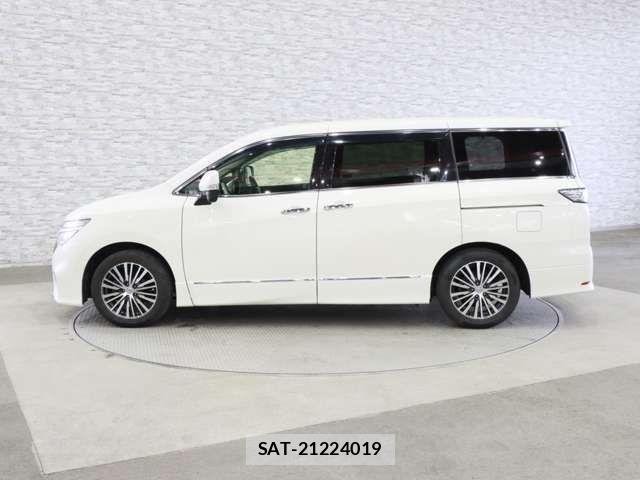 Nissan ELGRAND 2018-10 4939869-11