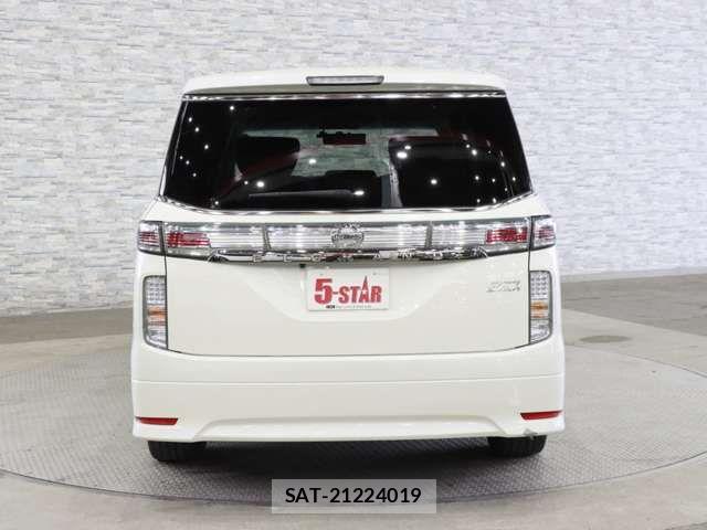 Nissan ELGRAND 2018-10 4939869-13