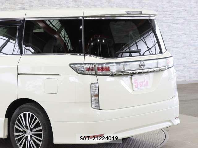 Nissan ELGRAND 2018-10 4939869-17