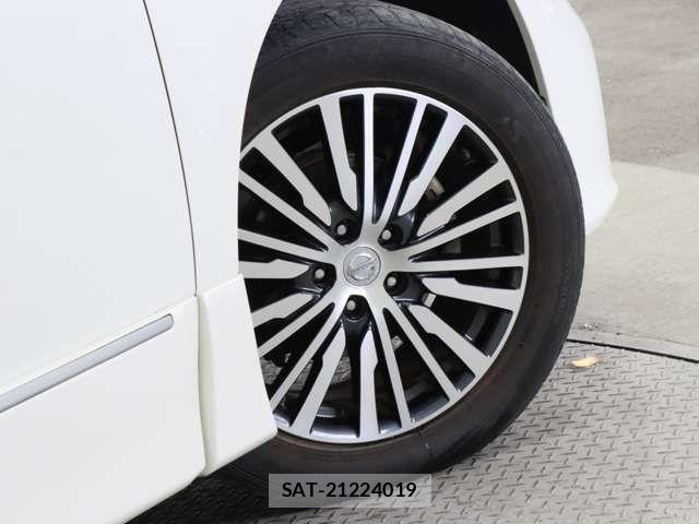 Nissan ELGRAND 2018-10 4939869-19