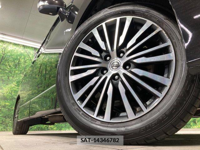 Nissan ELGRAND 2017-07 4939875-11