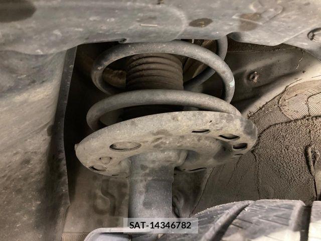 Nissan ELGRAND 2017-07 4939875-19