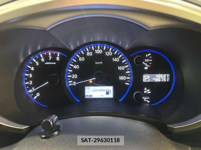 Nissan ELGRAND 2012-10 4939886-13